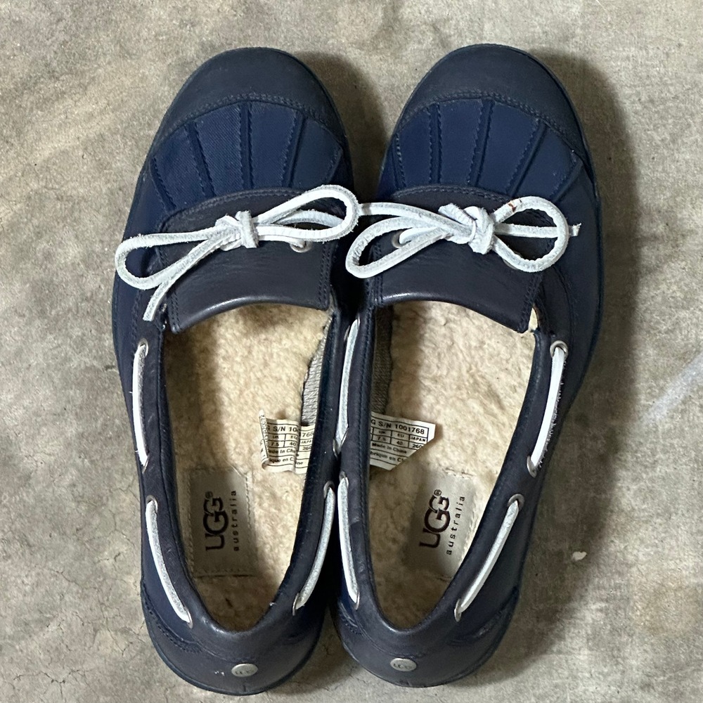 UGG Ashdale Roxy Navy Blue Boat Shoes Leather Sheepskin Lined Loafers Preppy
